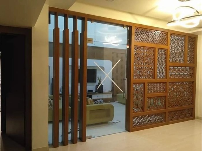 Material partisi kayu pada desain interior